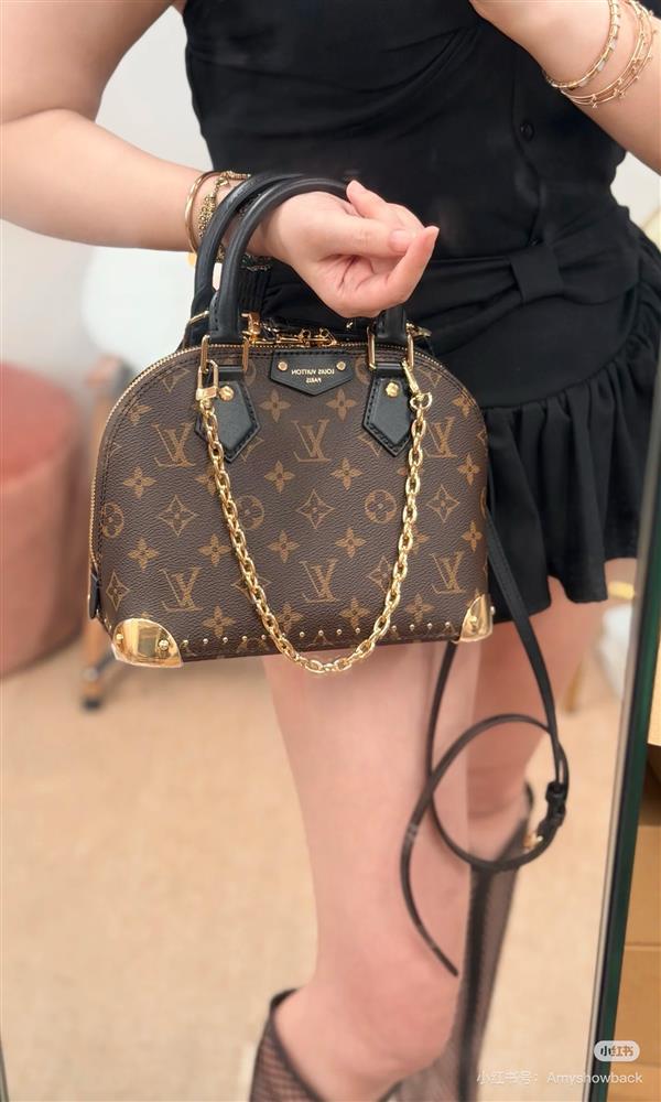 2026124173915580 260